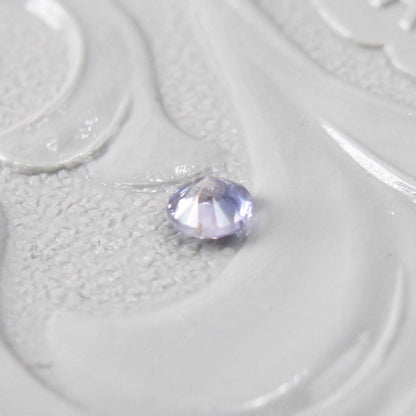 バイカラーサファイア 0.09ct ラウンドカット 2.6mm×2.6mm×1.7mm【MJ2993】