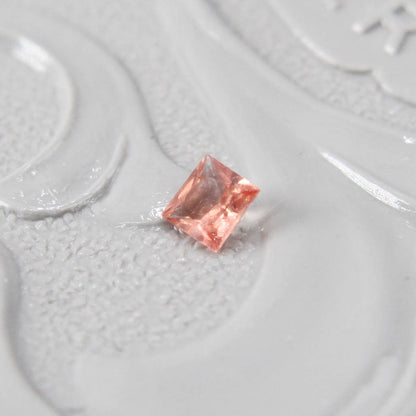 サファイア 0.06ct スクエアカット 2.3mm×2.2mm×1.2mm【MJ2994】