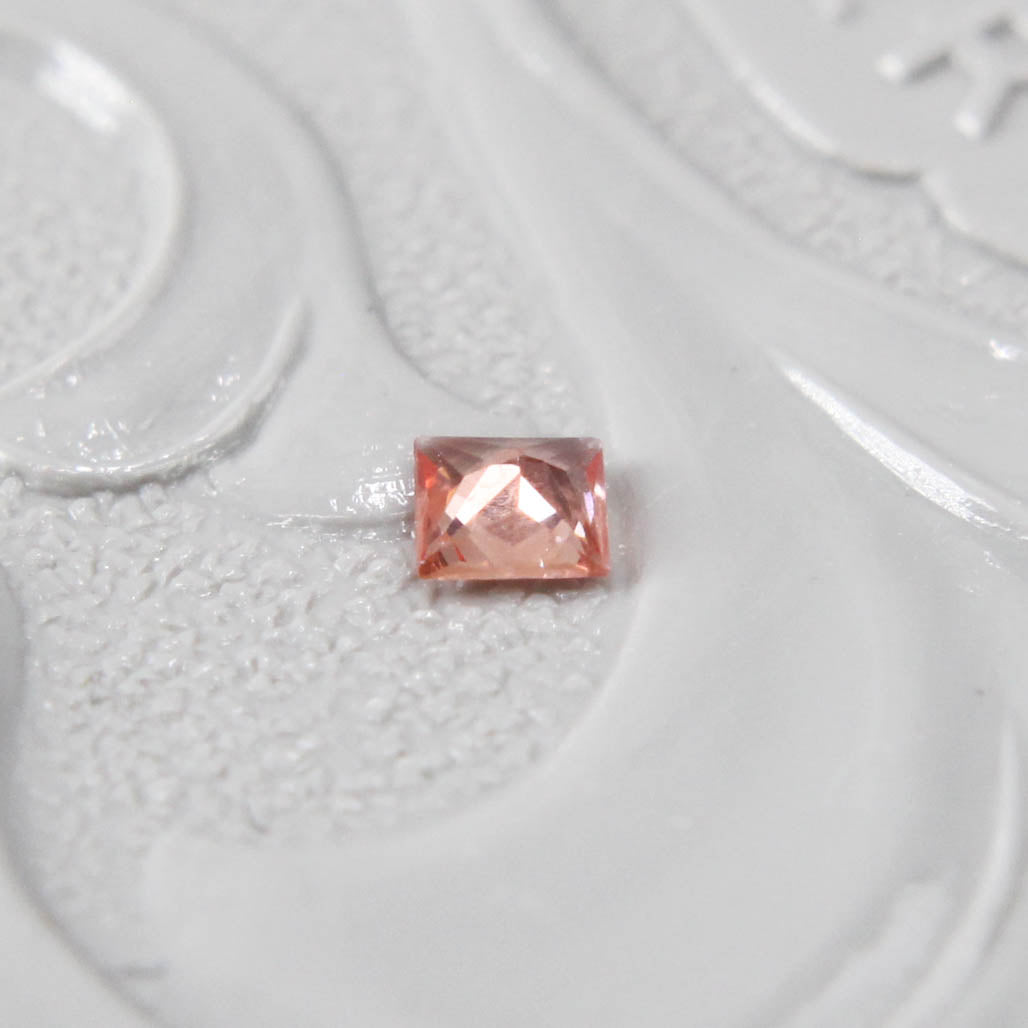 サファイア 0.06ct スクエアカット 2.3mm×2.2mm×1.2mm【MJ2994】