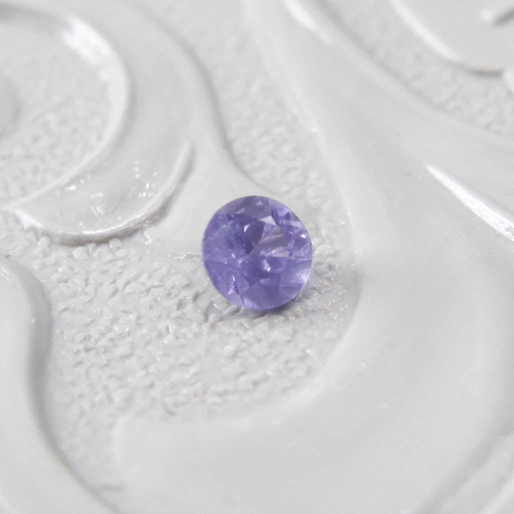 サファイア 0.12ct ラウンドカット 2.7mm×2.7mm×1.9mm【MJ2995】
