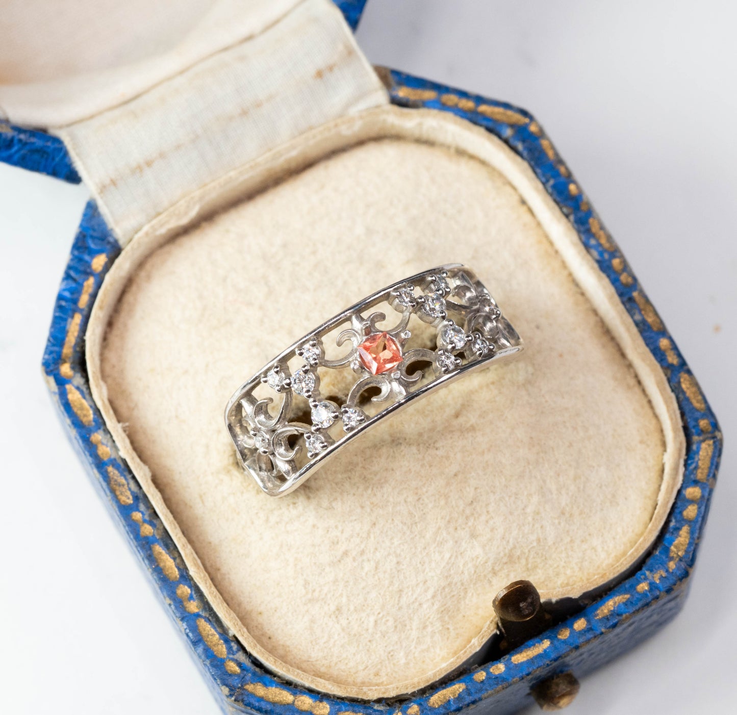 サファイア 0.06ct スクエアカット 2.3mm×2.2mm×1.2mm【MJ2994】