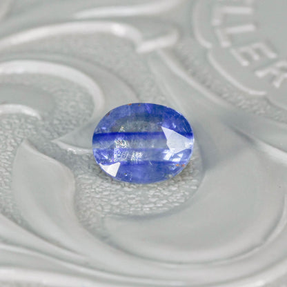 バイカラーサファイア 0.67ct オーバルカット 5.8mm×4.8mm×2.7mm【MJ3114】