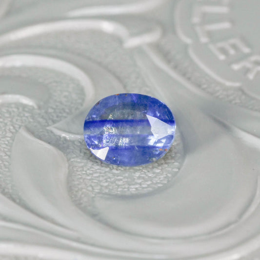 バイカラーサファイア 0.67ct オーバルカット 5.8mm×4.8mm×2.7mm【MJ3114】