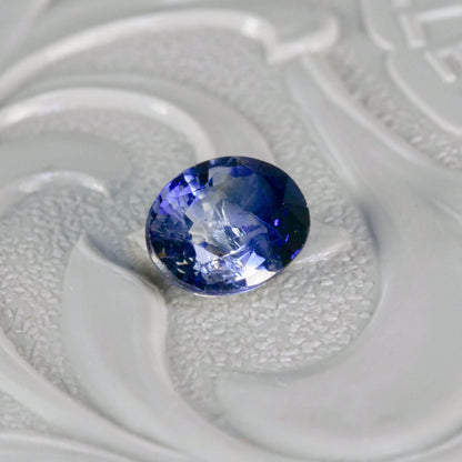 バイカラーサファイア 0.71ct オーバルカット 6.0mm×4.8mm×2.6mm【MJ3115】