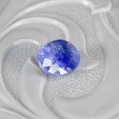 バイカラーサファイア 0.67ct オーバルカット 5.9mm×4.8mm×2.6mm【MJ3116】