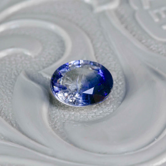 バイカラーサファイア 0.71ct オーバルカット 6.0mm×4.8mm×2.6mm【MJ3115】