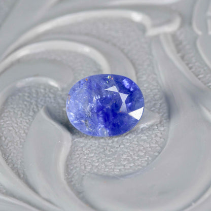 バイカラーサファイア 0.67ct オーバルカット 5.9mm×4.8mm×2.6mm【MJ3116】