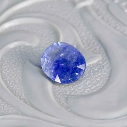 バイカラーサファイア 0.67ct オーバルカット 5.9mm×4.8mm×2.6mm【MJ3116】