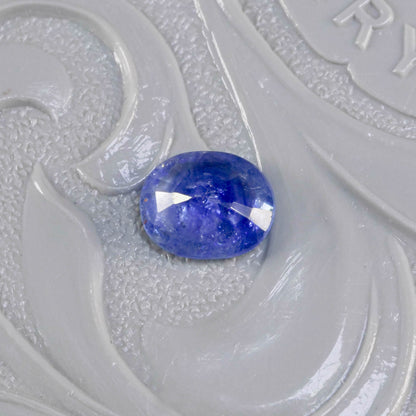 バイカラーサファイア 0.67ct オーバルカット 5.9mm×4.8mm×2.6mm【MJ3116】