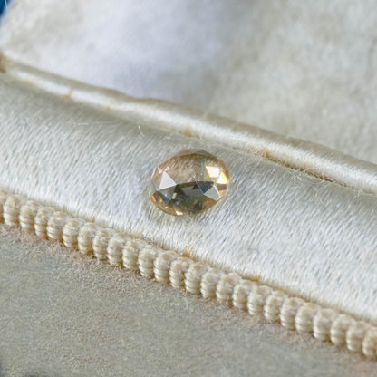 モンタナサファイア 0.42ct ローズカット 4.6mm×4.6mm×1.9mm【MJ3120】