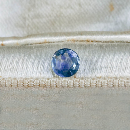 モンタナサファイア 0.57ct ローズカット 5.3mm×5.3mm×2.1mm【MJ3117】