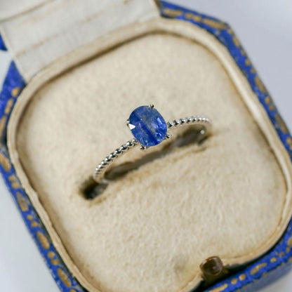 バイカラーサファイア 0.67ct オーバルカット 5.8mm×4.8mm×2.7mm【MJ3114】