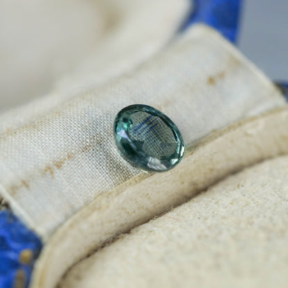 モンタナサファイア 0.58ct ローズカット 5.2mm×5.2mm×2.1mm【MJ3119】