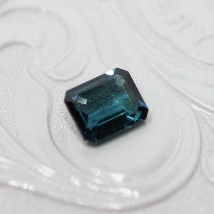 インディゴトルマリン 1.04ct エメラルドカット 6.7mm×5.5mm×3.0mm【MJ3129】