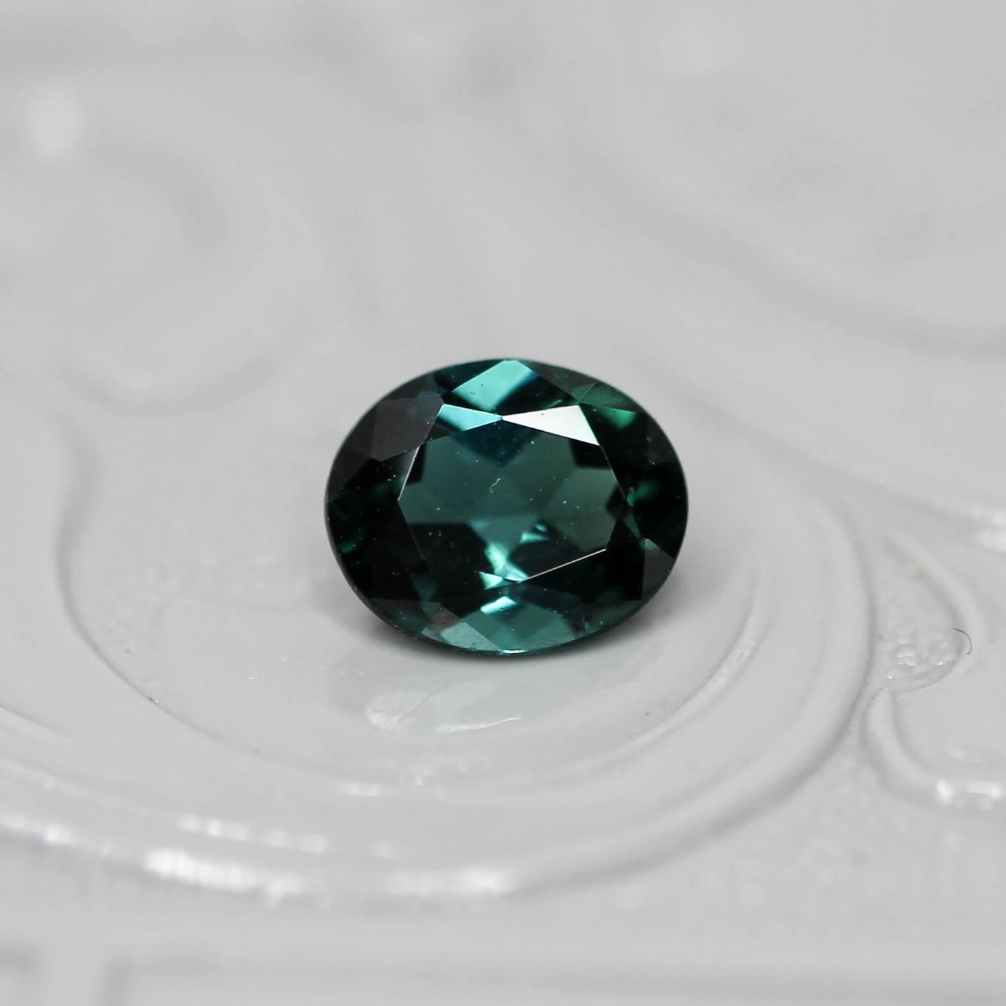 ラグーントルマリン 0.65ct オーバルカット 6.0mm×5.0mm×3.1mm【MJ3130】