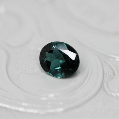 ラグーントルマリン 0.65ct オーバルカット 6.0mm×5.0mm×3.1mm【MJ3130】
