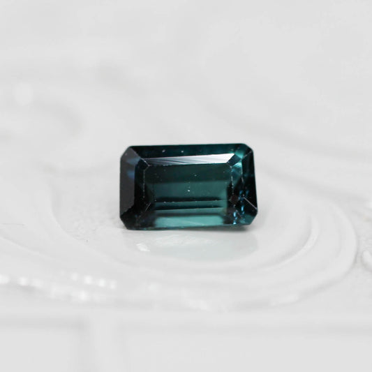 ラグーントルマリン 0.69ct エメラルドカット 6.3mm×3.9mm×3.2mm【MJ3131】