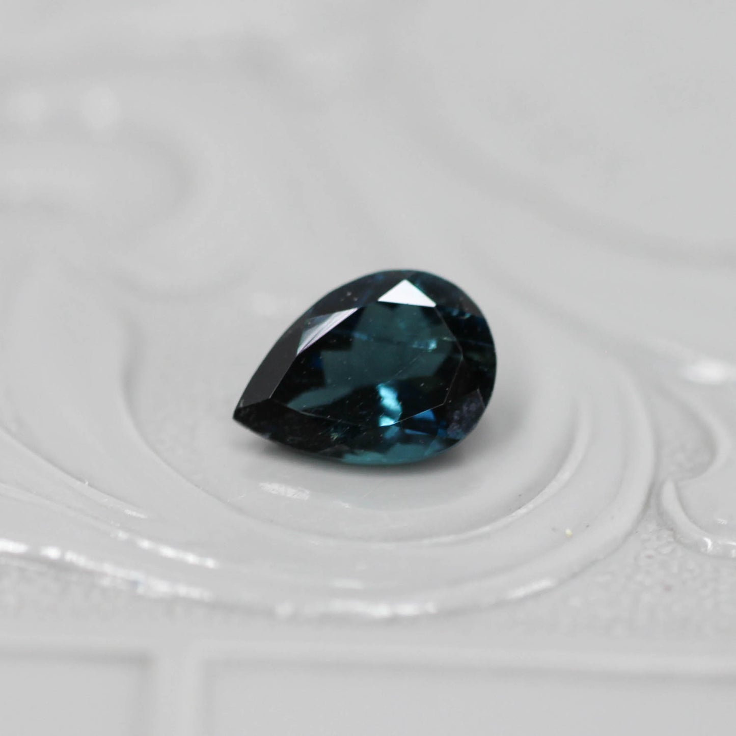 ラグーントルマリン 0.71ct ペアシェイプカット 7.0mm×5.0mm×3.2mm【MJ3132】