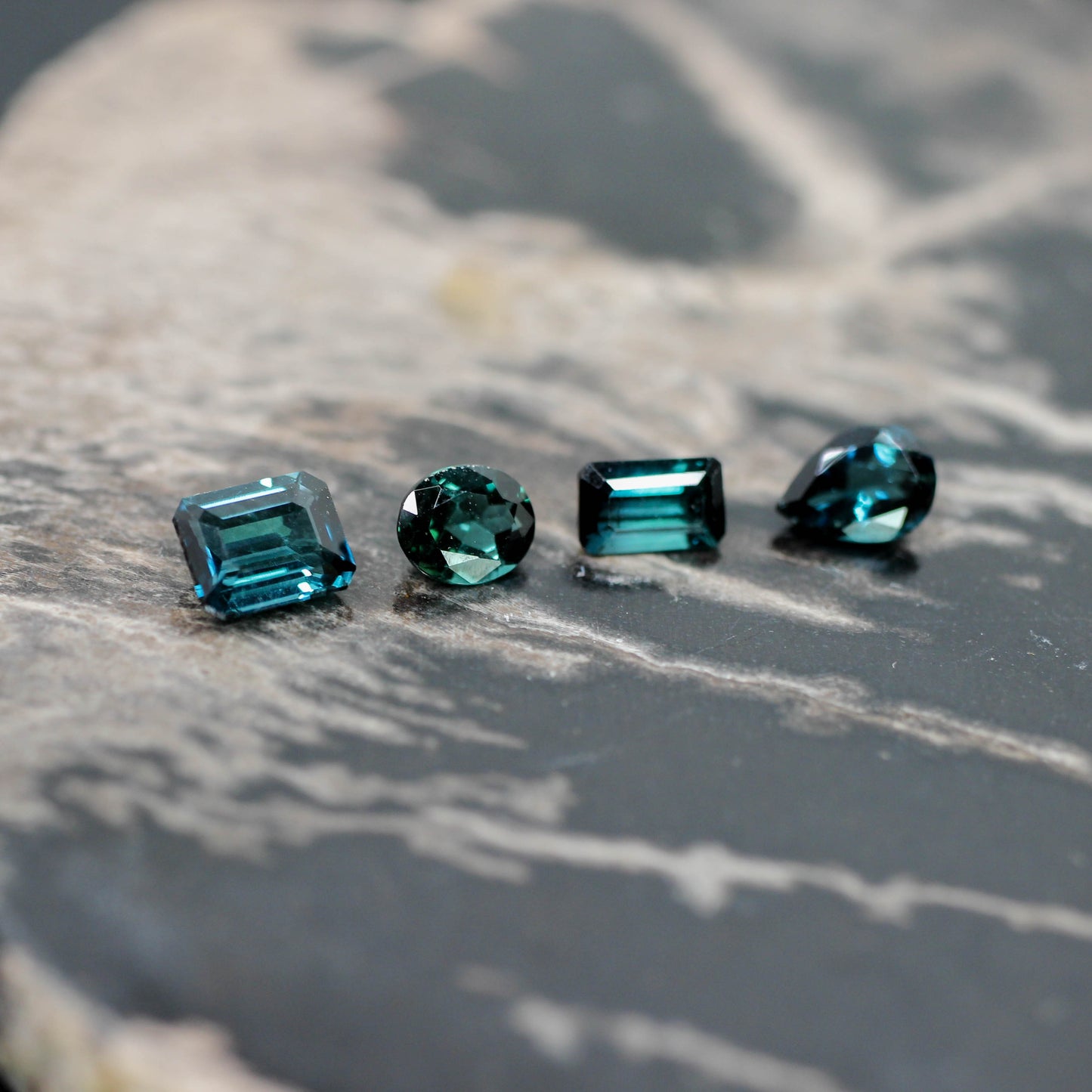 インディゴトルマリン 1.04ct エメラルドカット 6.7mm×5.5mm×3.0mm【MJ3129】