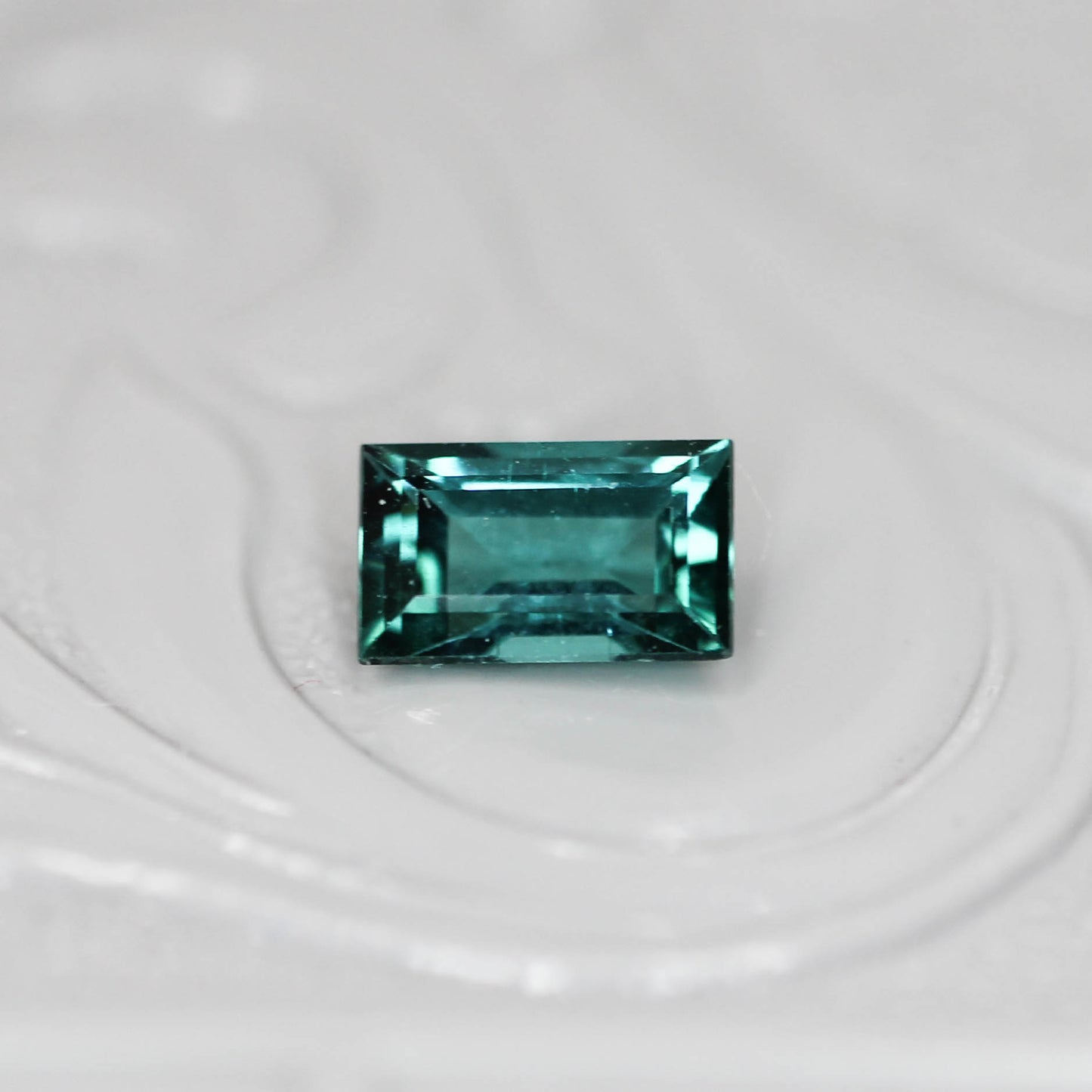 ラグーントルマリン 0.51ct スクエアカット 3.6mm×5.9mm×2.8mm【MJ3123】
