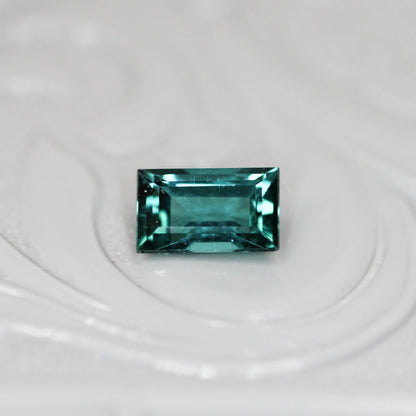 ラグーントルマリン 0.51ct スクエアカット 3.6mm×5.9mm×2.8mm【MJ3123】