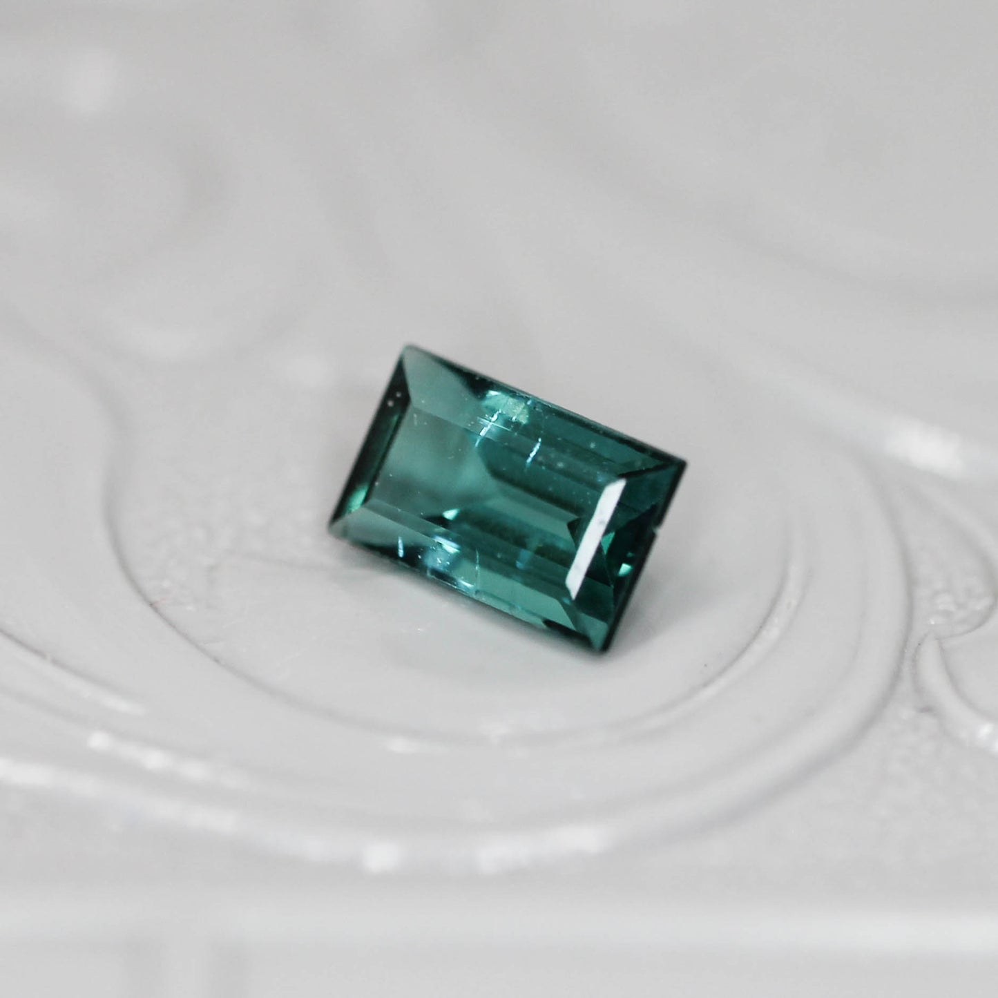 ラグーントルマリン 0.51ct スクエアカット 3.6mm×5.9mm×2.8mm【MJ3123】