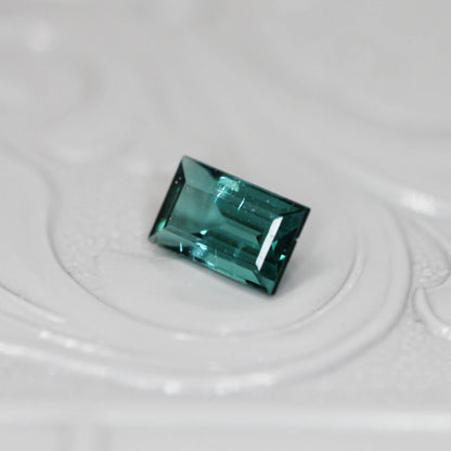 ラグーントルマリン 0.51ct スクエアカット 3.6mm×5.9mm×2.8mm【MJ3123】