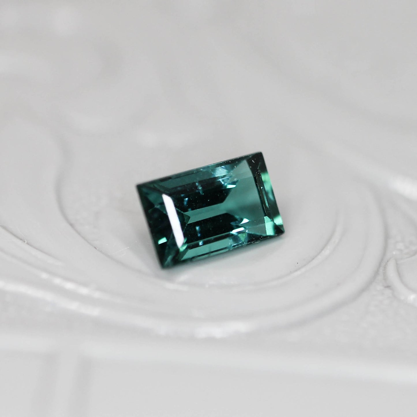 ラグーントルマリン 0.51ct スクエアカット 3.6mm×5.9mm×2.8mm【MJ3123】