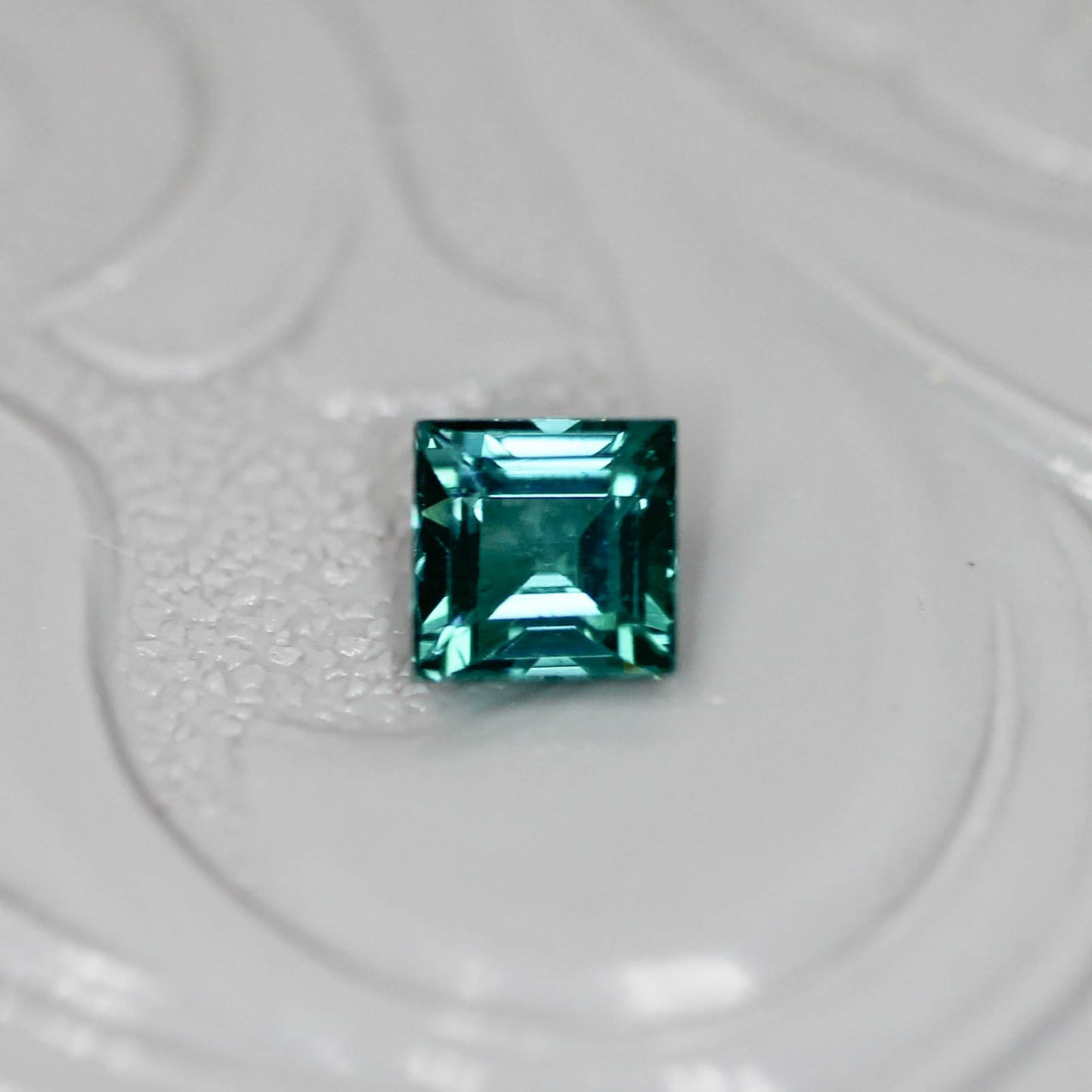 ラグーントルマリン 0.24ct スクエアカット 3.5mm×3.5mm×2.3mm【MJ3124】