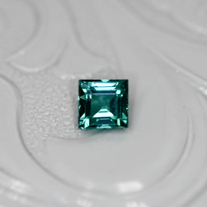 ラグーントルマリン 0.24ct スクエアカット 3.5mm×3.5mm×2.3mm【MJ3124】
