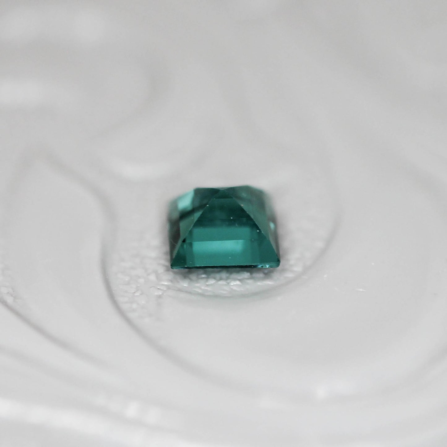 ラグーントルマリン 0.24ct スクエアカット 3.5mm×3.5mm×2.3mm【MJ3124】
