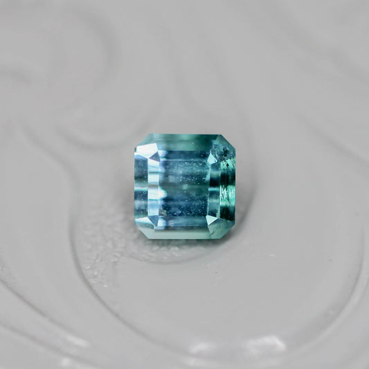 シーフォーム バイカラートルマリン 0.53ct エメラルドカット 4.2mm×4.1mm×3.5mm【MJ3127】