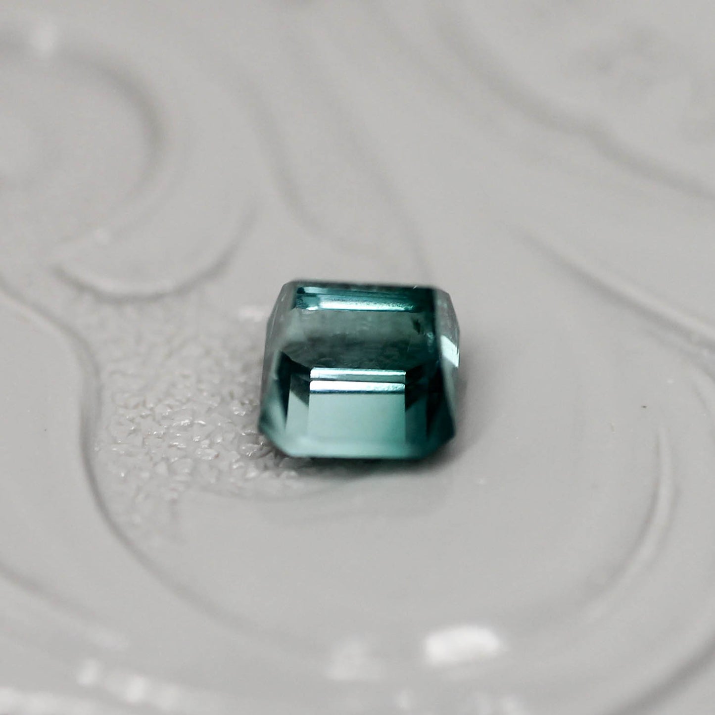 シーフォーム バイカラートルマリン 0.53ct エメラルドカット 4.2mm×4.1mm×3.5mm【MJ3127】