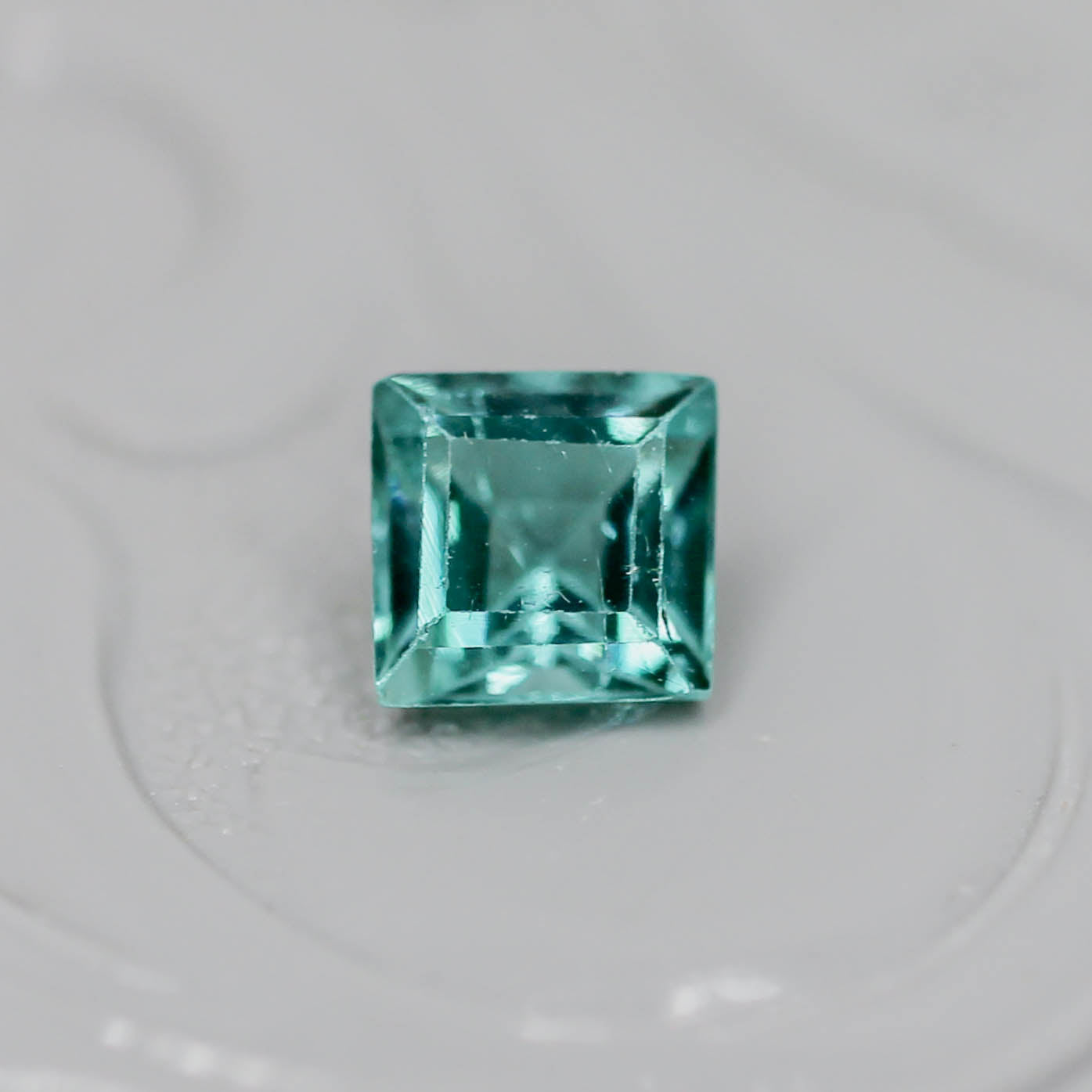 シーフォームトルマリン 0.49ct スクエアカット 4.3mm×4.1mm×3.2mm【MJ3128】