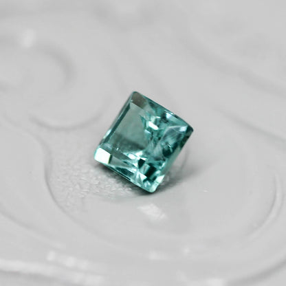 シーフォームトルマリン 0.49ct スクエアカット 4.3mm×4.1mm×3.2mm【MJ3128】