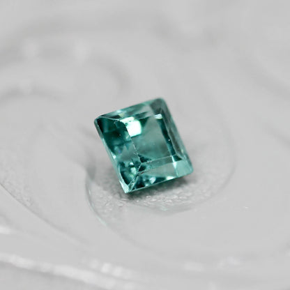 シーフォームトルマリン 0.49ct スクエアカット 4.3mm×4.1mm×3.2mm【MJ3128】
