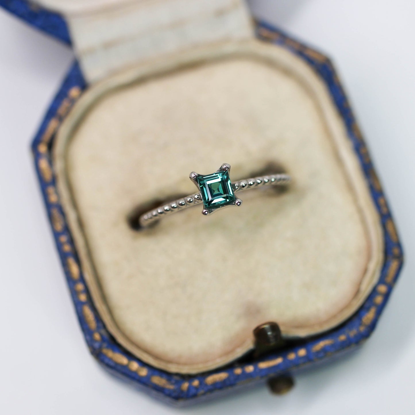 ラグーントルマリン 0.24ct スクエアカット 3.5mm×3.5mm×2.3mm【MJ3124】