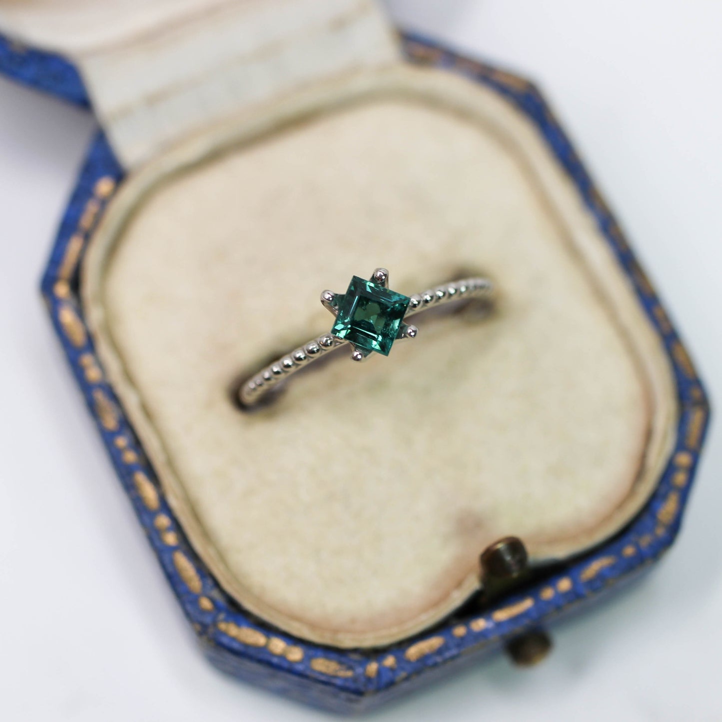 ラグーントルマリン 0.33ct スクエアカット 3.9mm×3.9mm×2.6mm【MJ3125】