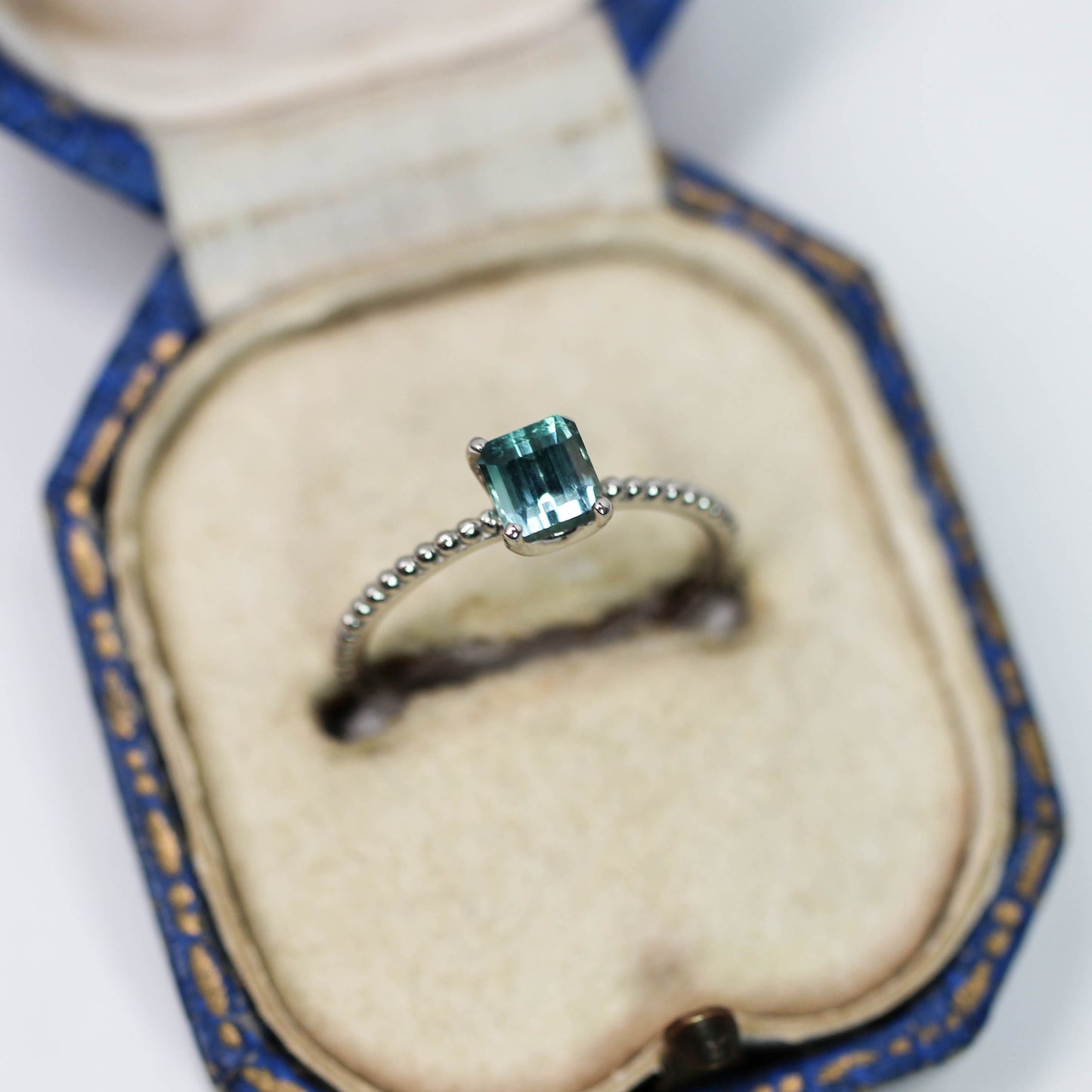 シーフォーム バイカラートルマリン 0.53ct エメラルドカット 4.2mm×4.1mm×3.5mm【MJ3127】