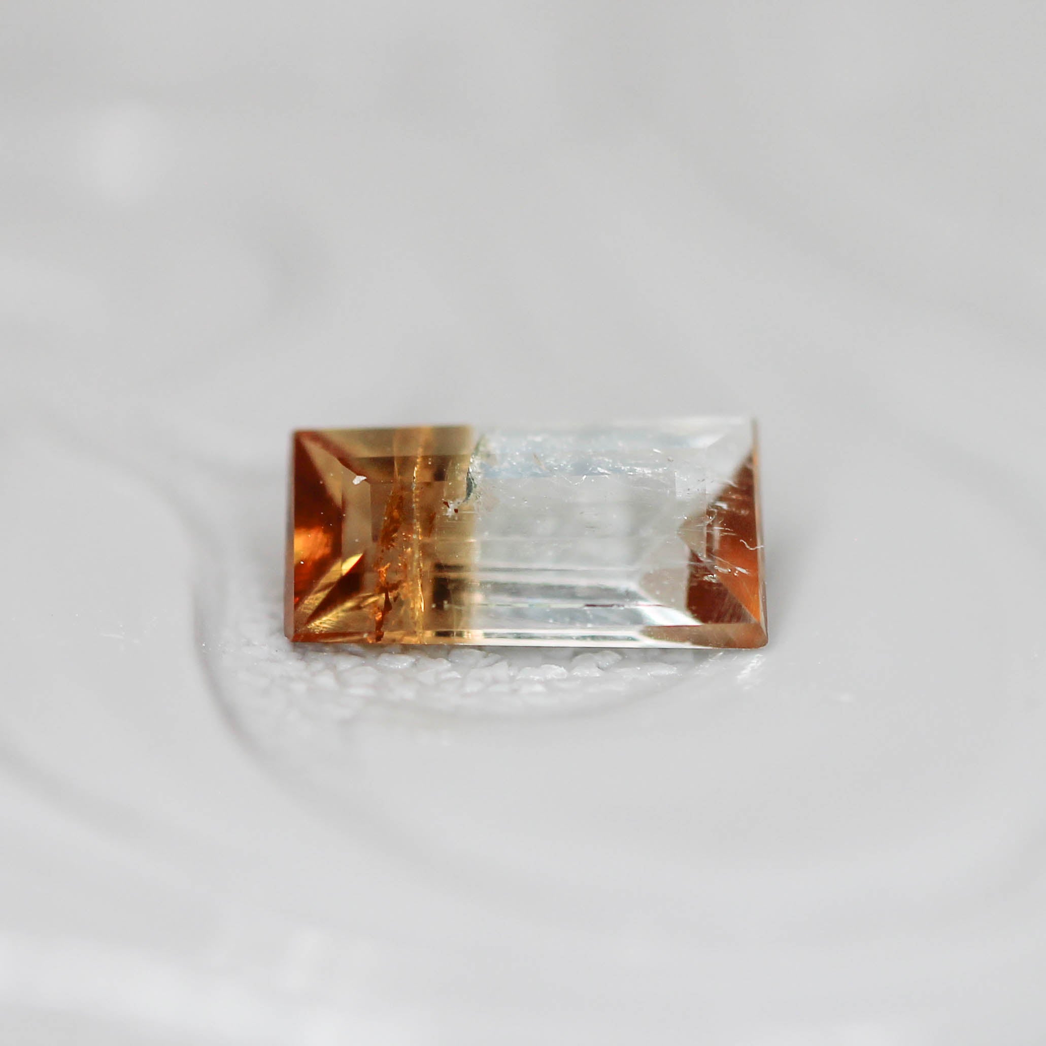 バイカラートルマリン 0.37ct スクエアカット 6.2mm×3.1mm×2.2mm