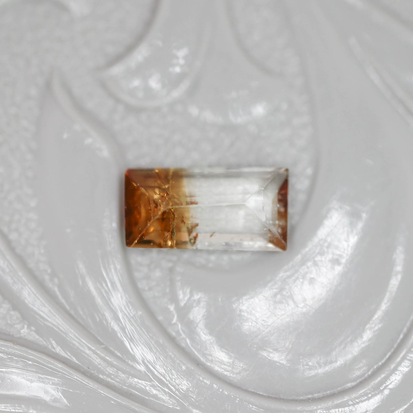 バイカラートルマリン 0.37ct スクエアカット 6.2mm×3.1mm×2.2mm【MJ3135】