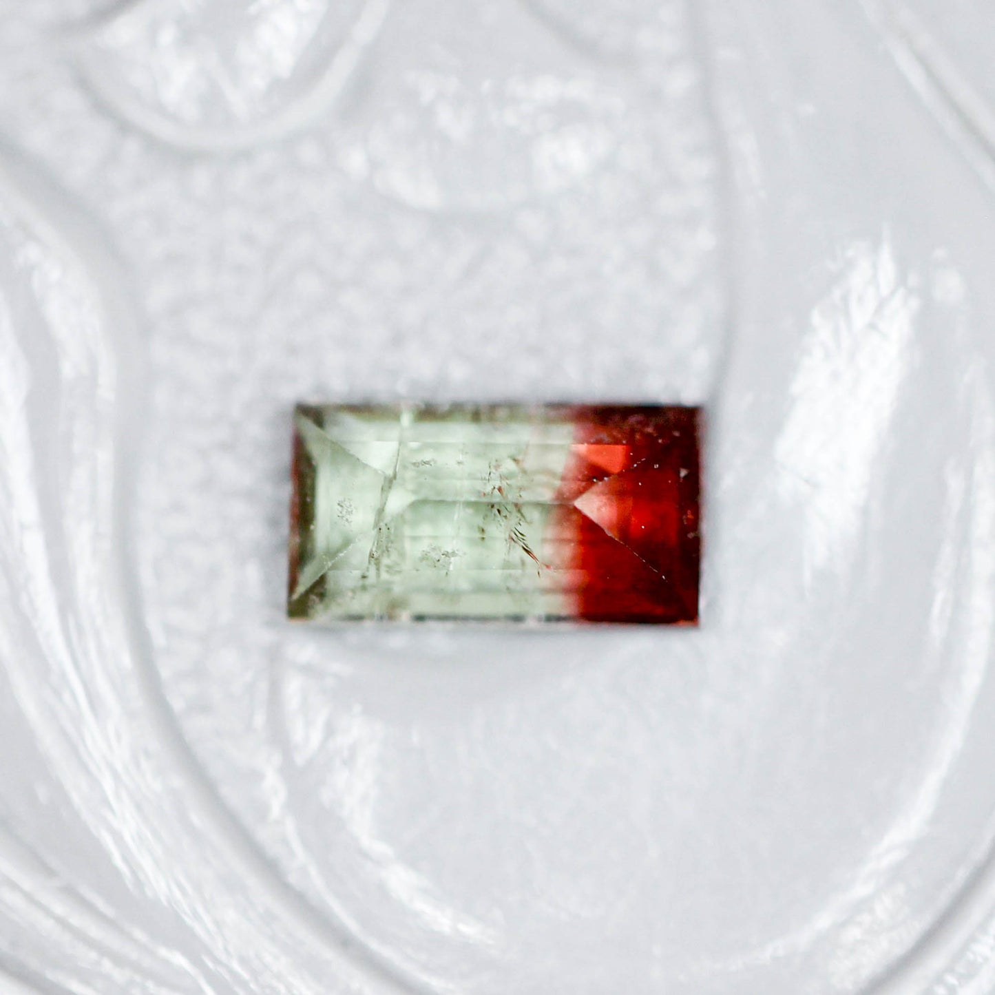 バイカラートルマリン 0.28ct スクエアカット 5.2mm×2.8mm×2.0mm【MJ3136】