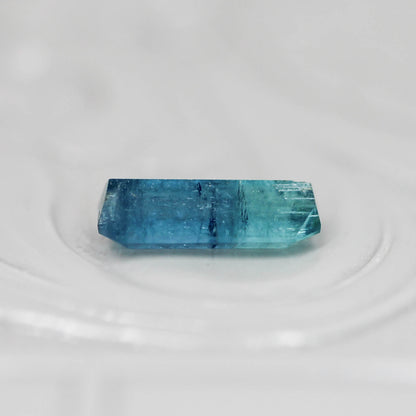 バイカラートルマリン 0.53ct エメラルドカット 7.7mm×3.1mm×2.3mm【MJ3140】