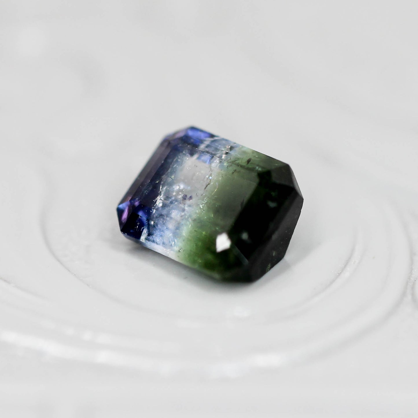 パーティーカラードトルマリン 0.98ct エメラルドカット 6.1mm×4.9mm×3.2mm【MJ3141】