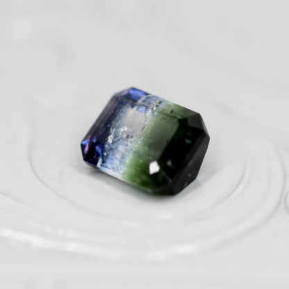 パーティーカラードトルマリン 0.98ct エメラルドカット 6.1mm×4.9mm×3.2mm【MJ3141】