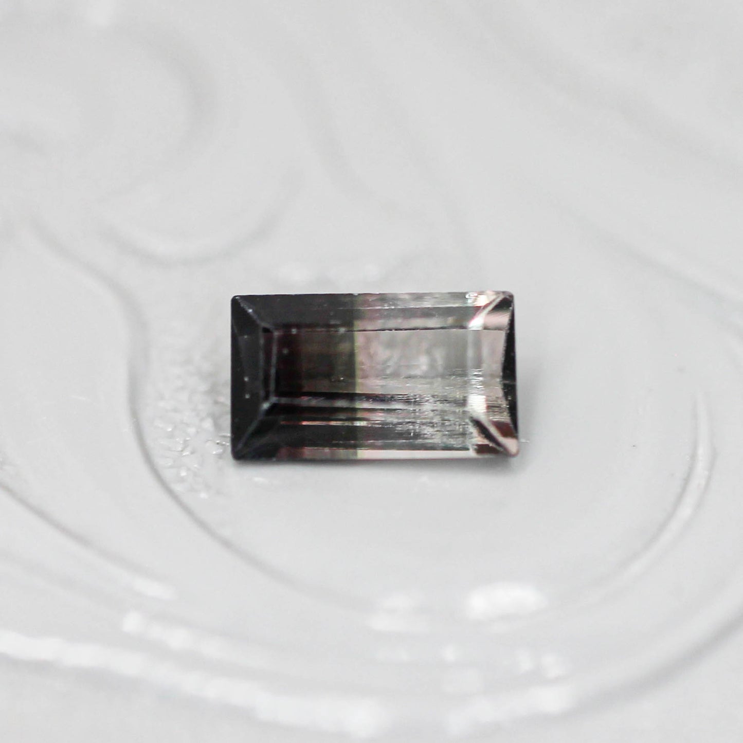 バイカラートルマリン 0.50ct スクエアカット 6.0mm×3.5mm×2.5mm【MJ3144】