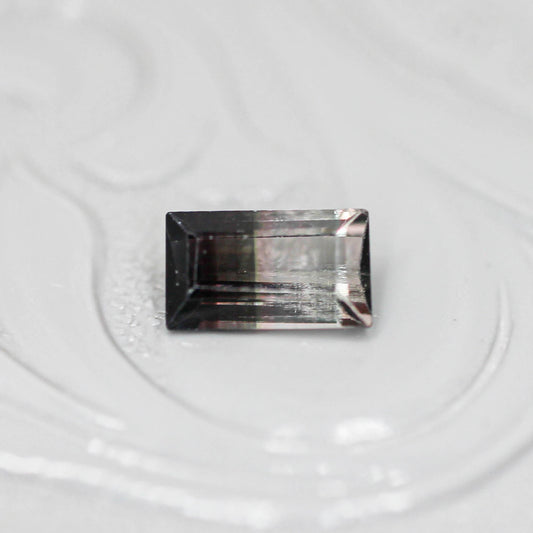 バイカラートルマリン 0.50ct スクエアカット 6.0mm×3.5mm×2.5mm【MJ3144】