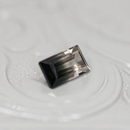 バイカラートルマリン 0.50ct スクエアカット 6.0mm×3.5mm×2.5mm【MJ3144】