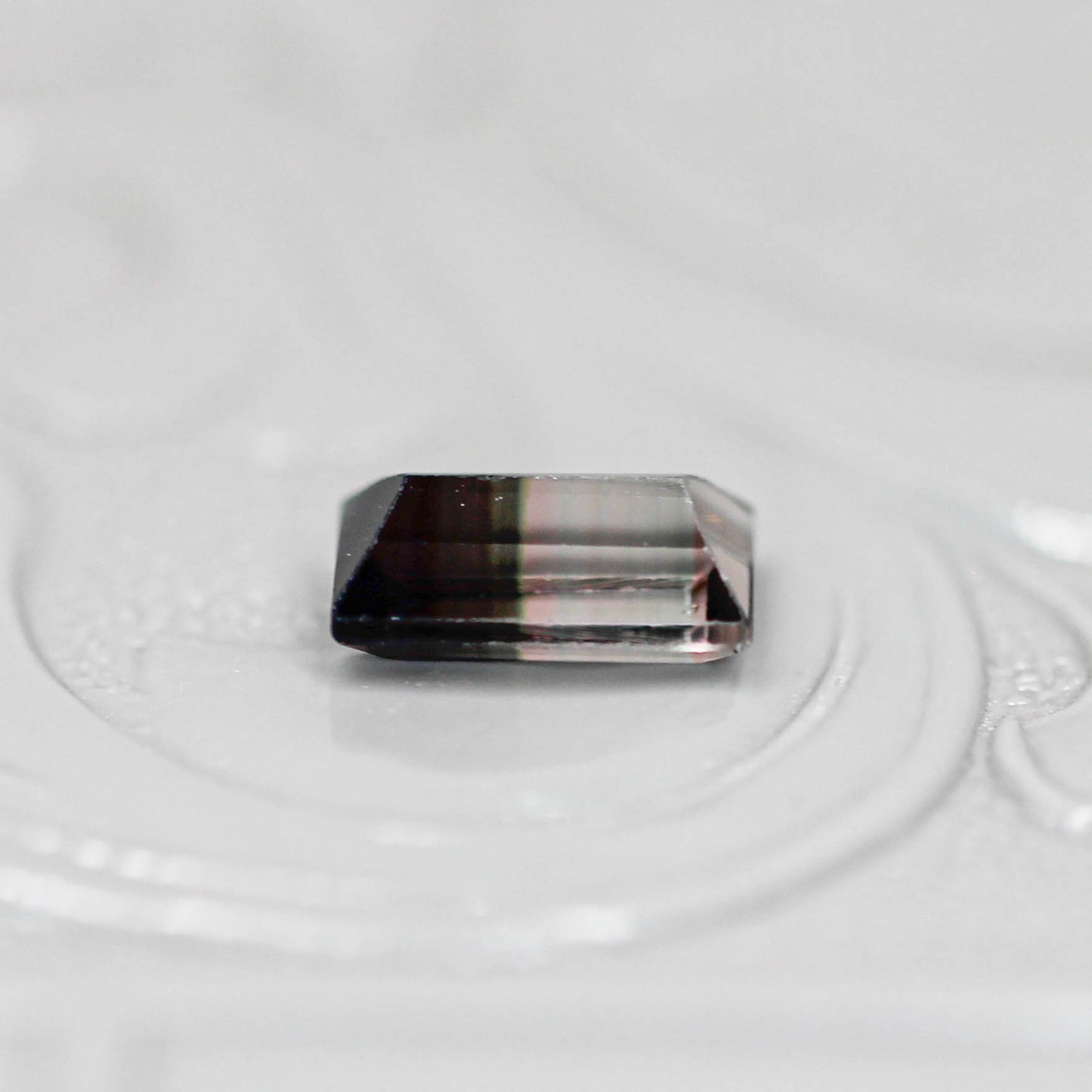 バイカラートルマリン 0.50ct スクエアカット 6.0mm×3.5mm×2.5mm【MJ3144】