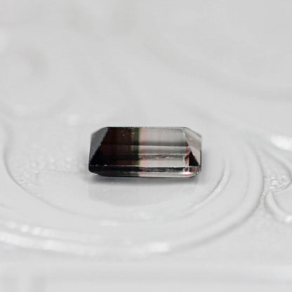 バイカラートルマリン 0.50ct スクエアカット 6.0mm×3.5mm×2.5mm【MJ3144】